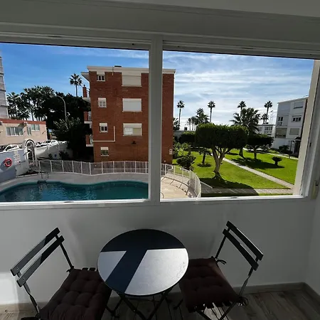 Sunshine By The Sea Apartment