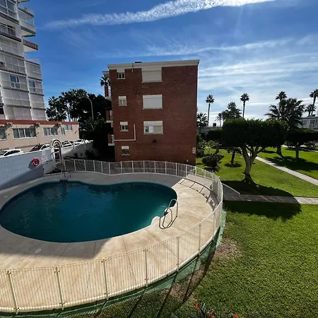 Sunshine By The Sea Apartment *